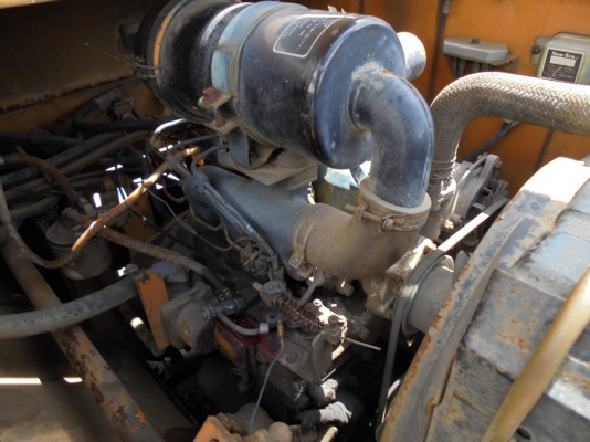 ขายรถบด/หน้าเหล็ก หลังยาง  ยี่ห้อ  KOMATSU รุ่น   JV40CW-1 เครื่องยนต์  D1100-bh เก่าจาก ญี่ปุ่น   ยังไม่เคยใช้งานในไทย ขายราคา 295,000 บาท