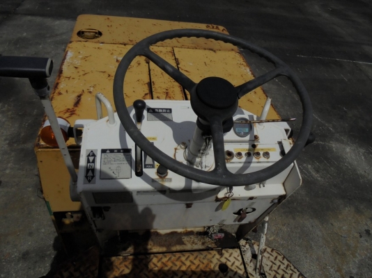 ขายรถบด/หน้าเหล็ก หลังยาง  ยี่ห้อ  KOMATSU รุ่น   JV40CW-1 เครื่องยนต์  D1100-bh เก่าจาก ญี่ปุ่น   ยังไม่เคยใช้งานในไทย ขายราคา 295,000 บาท