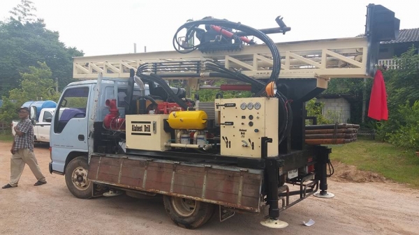 รับต่อรถเจาะบ่อบาดาลระบบไฮดรอลิค 0821062163