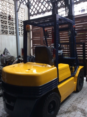 ขายรถยก โฟล์คลิฟท์ komatsu FD30-11 เสา 4.5