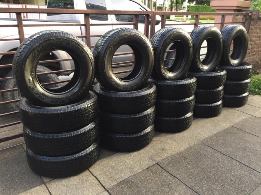 ยาง Bridgestone 245 70 16 ปี17 ดอกเต็ม ไม่มีปะ เนื้อนิ่มๆ ใช้ยาว ราคาไม่แพง