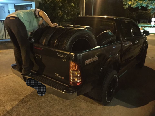 ยาง Bridgestone 245 70 16 ปี17 ดอกเต็ม ไม่มีปะ เนื้อนิ่มๆ ใช้ยาว ราคาไม่แพง ยาง Bridgestone 245 70 16 ปี17 ดอกเต็ม ไม่มีปะ เนื้อนิ่มๆ ใช้ยาว ราคาไม่แพง