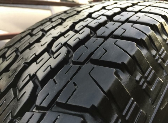 ยาง Bridgestone 245 70 16 ปี17 ดอกเต็ม ไม่มีปะ เนื้อนิ่มๆ ใช้ยาว ราคาไม่แพง ยาง Bridgestone 245 70 16 ปี17 ดอกเต็ม ไม่มีปะ เนื้อนิ่มๆ ใช้ยาว ราคาไม่แพง