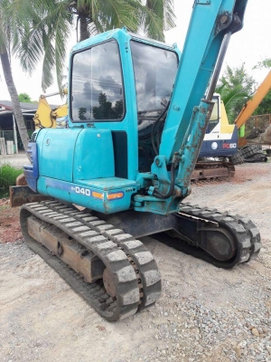 ขายKUBOTA 40   เก่าญี่ปุ่นแท้  สภาพสวย  เครื่อง 4 สูบ  ลองระบบกันได้ทุกวัน โทร 089-3818694  ดวงนภา