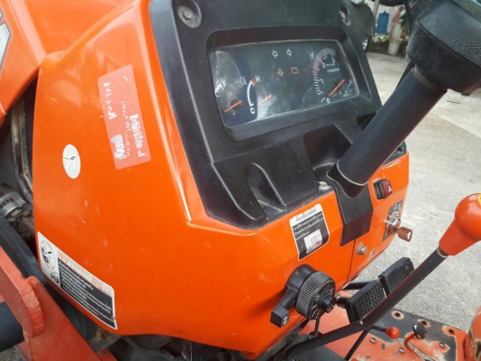 ขายรถไถ KUBOTA L3408  พร้อมดันหน้า รถสวยสภาพเดิมๆ ราคา 175,000บาท สนใจโทร มีรถขนส่งทั่วไทย ร้านสามย่านแทรคเตอร์ อ.แกลง จ.ระยอง โทร 0818618678 ,0899347475 id line=0818618678 id line=0917315475