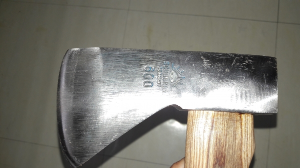 ขายขวานตราตาMade in Germany.ขนาด600กรัม ด้ามไม้