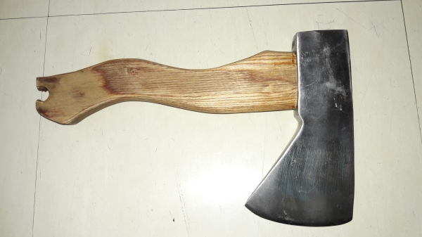 ขายขวานตราตาMade in Germany.ขนาด600กรัม ด้ามไม้