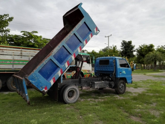 ขายด่วนหกล้อดั้ม NPR พร้อมใช้