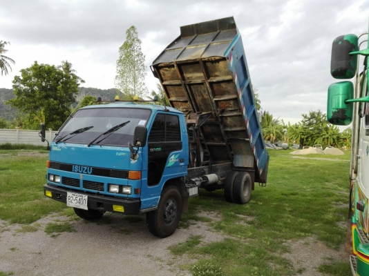 ขายด่วนหกล้อดั้ม NPR พร้อมใช้