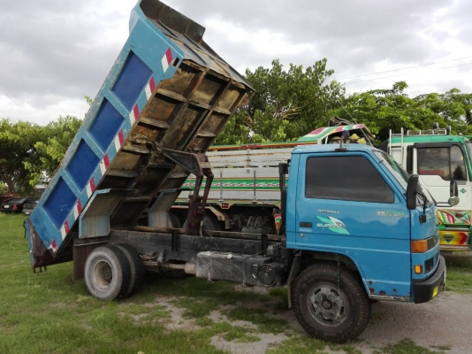 ขายด่วนหกล้อดั้ม NPR พร้อมใช้