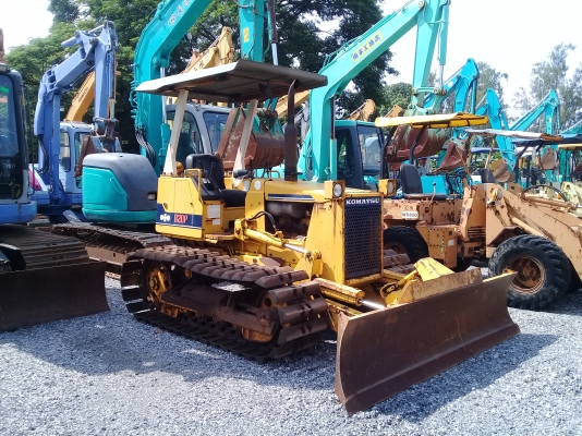 ต้องการขายรถดันดินยี่ห้อKOMATSU-D20P-6 รถนอกนำเข้าจากญี่ปุ่น