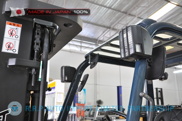 ขายรถโฟล์คลิฟท์มือสอง TOYOTA รุ่น 7FD30-18509 นำเข้าจากประเทศญี่ปุ่น 100\% ไม่เคยใช้งานในไทย