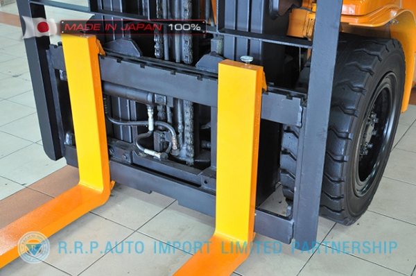 ขายรถโฟล์คลิฟท์มือสอง TOYOTA รุ่น 7FD30-18509 นำเข้าจากประเทศญี่ปุ่น 100\% ไม่เคยใช้งานในไทย