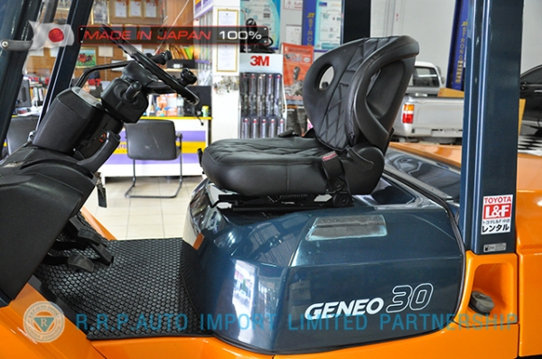 ขายรถโฟล์คลิฟท์มือสอง TOYOTA รุ่น 7FD30-18509 นำเข้าจากประเทศญี่ปุ่น 100\% ไม่เคยใช้งานในไทย