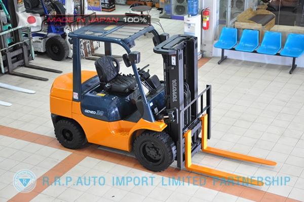 ขายรถโฟล์คลิฟท์มือสอง TOYOTA รุ่น 7FD30-18509 นำเข้าจากประเทศญี่ปุ่น 100\% ไม่เคยใช้งานในไทย