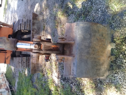 ขายด่วนรถแบคโฮKOMATSU ปี40 สภาพพร้อมใช้งาน ขายด่วนรถแบคโฮKOMATSU ปี40 สภาพพร้อมใช้งาน