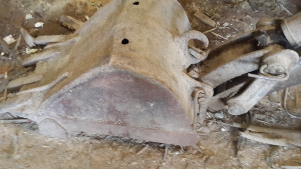 ขายถูก แบคโฮ MITSUBISHI MXR 35 (รถใช้ใานได้ปกติ จอดใว้)  ด่วน 081-1841924