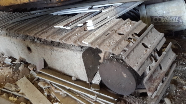 ขายถูก แบคโฮ MITSUBISHI MXR 35 (รถใช้ใานได้ปกติ จอดใว้)  ด่วน 081-1841924