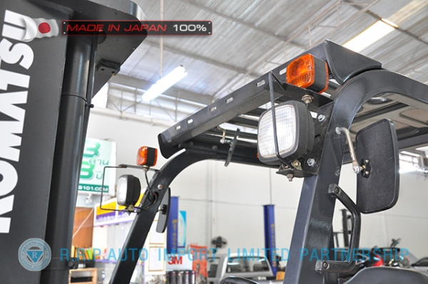 ขายรถโฟล์คลิฟท์มือสอง KOMATSU รุ่น FD20HT-15-572533 นำเข้าจากประเทศญี่ปุ่น 100\% ไม่เคยใช้งานในไทย