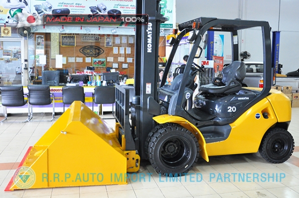ขายรถโฟล์คลิฟท์มือสอง KOMATSU รุ่น FD20HT-15-572533 นำเข้าจากประเทศญี่ปุ่น 100\% ไม่เคยใช้งานในไทย