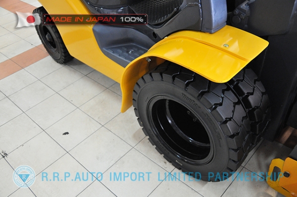 ขายรถโฟล์คลิฟท์มือสอง KOMATSU รุ่น FD20HT-15-572533 นำเข้าจากประเทศญี่ปุ่น 100\% ไม่เคยใช้งานในไทย