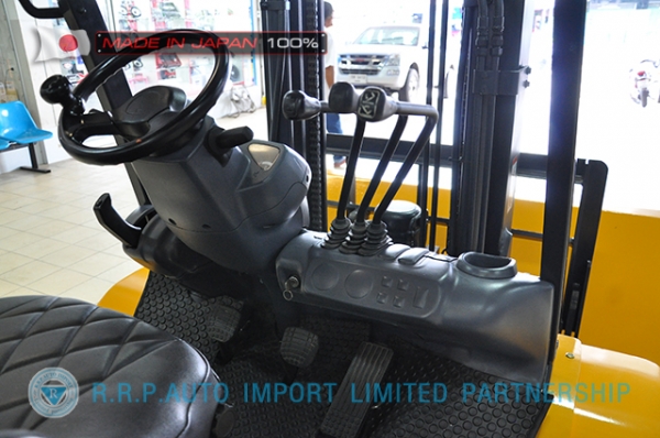 ขายรถโฟล์คลิฟท์มือสอง KOMATSU รุ่น FD20HT-15-572533 นำเข้าจากประเทศญี่ปุ่น 100\% ไม่เคยใช้งานในไทย