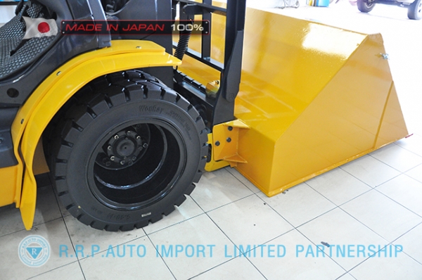 ขายรถโฟล์คลิฟท์มือสอง KOMATSU รุ่น FD20HT-15-572533 นำเข้าจากประเทศญี่ปุ่น 100\% ไม่เคยใช้งานในไทย