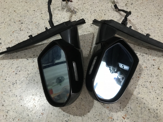 กระจกมองข้างมีไฟเลี้ยว ODYSSEY RB1 เก่าญี่ปุ่นเเท้สภาพดี