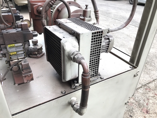 ขายชุดปั้มน้ำมันไฮโดรลิค Parker ขนาด 7.5HP. 380V made in Germany ทั้งชุด สภาพสวยมาก วาล์วคอนโทรล 3ชุด พร้อมชุดมอเตอร์ออยคลูเลอร์ อุปกรณ์ครบ พร้อมใช้งาน