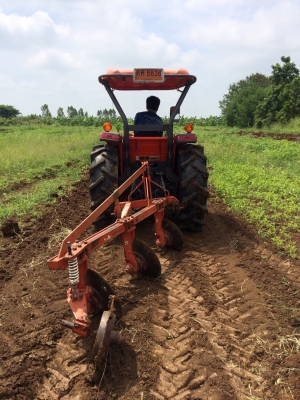 ขายด่วนครับ Kubota L4708DT ใบดันหน้า ผานหลัง เล่มทะเบียนพร้อม รถไร่ ไม่เคยลงนา