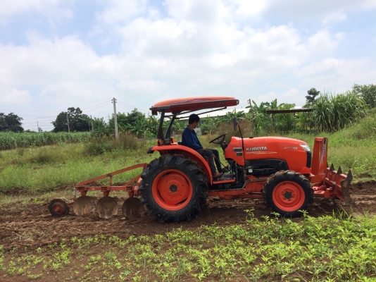 ขายด่วนครับ Kubota L4708DT ใบดันหน้า ผานหลัง เล่มทะเบียนพร้อม รถไร่ ไม่เคยลงนา