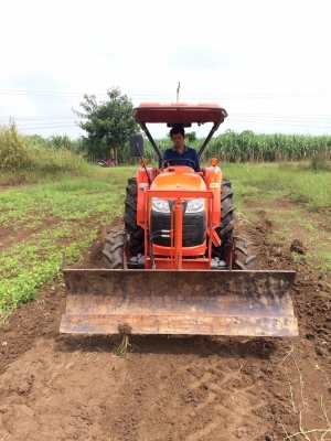 ขายด่วนครับ Kubota L4708DT ใบดันหน้า ผานหลัง เล่มทะเบียนพร้อม รถไร่ ไม่เคยลงนา