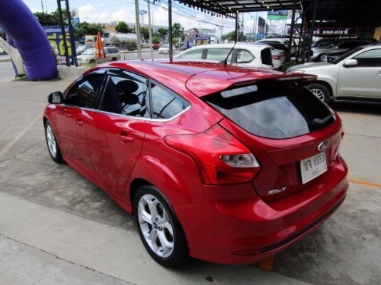 2012 FORD FOCUS 2.0 S สีแดง เกียร์AUTO ตัวTOP