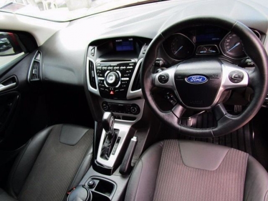 2012 FORD FOCUS 2.0 S สีแดง เกียร์AUTO ตัวTOP