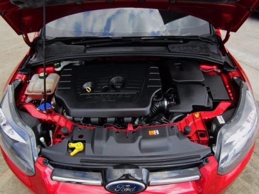 2012 FORD FOCUS 2.0 S สีแดง เกียร์AUTO ตัวTOP