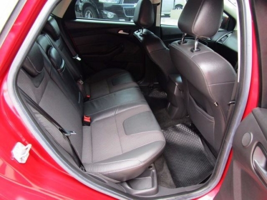 2012 FORD FOCUS 2.0 S สีแดง เกียร์AUTO ตัวTOP