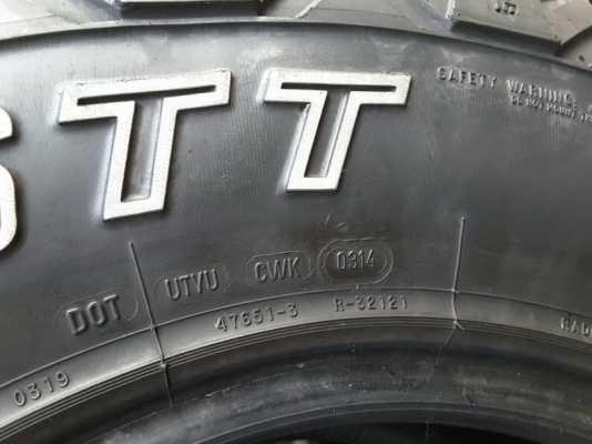 ยาง 33 นิ้ว Cooper STT USA. 285-75-16 ปี14 สภาพสวยๆ 1ชุด