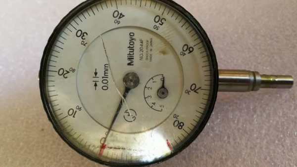 350 บ.ส่งถึงบ้านฟรีโทร 083-2000058 LINE ID: line832923 ไดอัลเกจยี่ห้อ Mitutoyo แบบขาเลื่อนขึ้น-ลง ระยะทำงาน 5 mm. ความละเอียด 0.01mm.(หน้าจอพลาสติกมีรอยไม่มีผลต่อการใช้งาน 350 บ.ส่งถึงบ้านฟรีโทร 083-2000058 LINE ID: line832923 ไดอัลเกจยี่ห้อ Mitutoyo แบบขาเลื่อนขึ้น-ลง ระยะทำงาน 5 mm. ความละเอียด 0.01mm.(หน้าจอพลาสติกมีรอยไม่มีผลต่อการใช้งาน