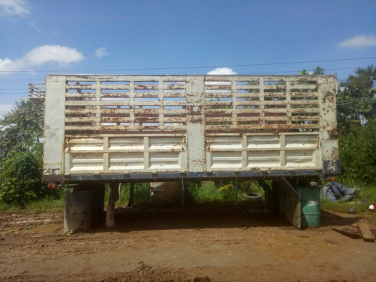 ขาย กระบะเหล็กไม่ดั้ม ยกลงจาก 10 ล้อ HINO ยาว 6.20 เมตร กว้าง 2.40 เมตร