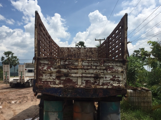 ขาย กระบะเหล็กไม่ดั้ม ยกลงจาก 10 ล้อ HINO ยาว 6.20 เมตร กว้าง 2.40 เมตร