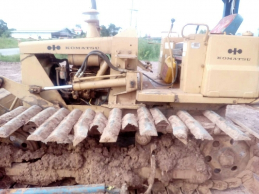 ขาย รถแทรกเตอร์ KOMATSU D20PL-5 รถใช้งานอยู่ประจำ เครื่องดี เกียร์ดี ช่วงล่างมีใบแทรคหักบ้าง ราคาต่อรองได้