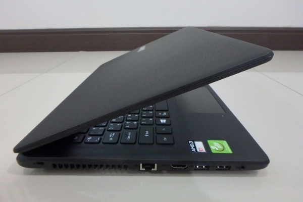 โน๊ตบุ๊ค Acer Aspire ES1-421 AMD E1-6010 Ram 2G HDD 500GB ที่ชาร์ท กระเป๋า