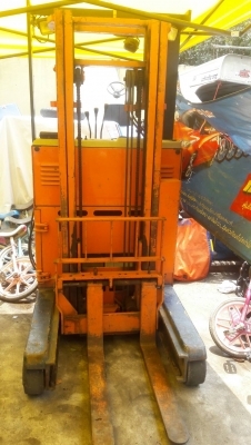 ขาย รถโฟล์คลิฟท์ไฟฟ้า TOYOTA R300 เก่าญี่ปุ่น แบบยืนขับ ยกได้ 3 เมตร ราคา 45,000