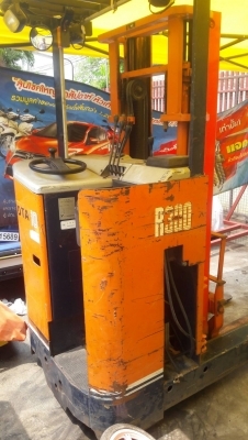 ขาย รถโฟล์คลิฟท์ไฟฟ้า TOYOTA R300 เก่าญี่ปุ่น แบบยืนขับ ยกได้ 3 เมตร ราคา 45,000