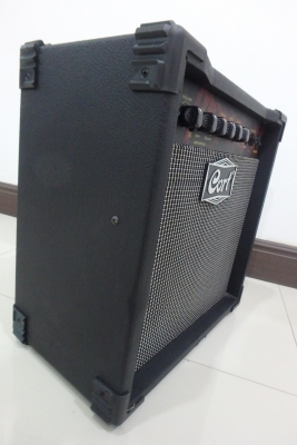 ตู้แอมป์กีต้าร์ ยี่ห้อ Cort รุ่น MX-15 15 วัตต์ มีเสียงแตก มือสอง สภาพใหม่