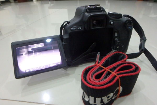 กล้อง DSLR Canon รุ่น EOS 600D 18 ล้าน เลนส์ 18-55 มีที่ชาร์ท กระเป๋า