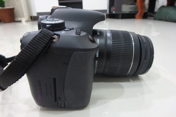 กล้อง DSLR Canon รุ่น EOS 600D 18 ล้าน เลนส์ 18-55 มีที่ชาร์ท กระเป๋า