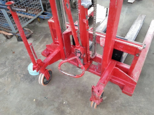 ขายรถยกสูง 600 กก รุ่นพิเศษ