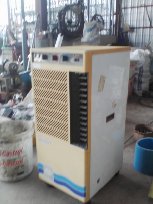 ขายแอร์เคลื่อนที่ ยี่ห้อ CarryCool ขนาด 7700 Btu ลดเหลือสามพันแปดครับ