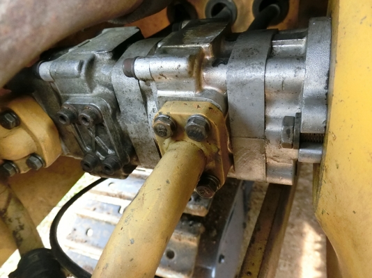 KOMATSU 30-6 ขนาดPC-30 <มีVDOชม>รถเก่านอกมีเอกสารอินวอย☎️ติดต่อ 085-5632278 <ราคาต่อรองได้>